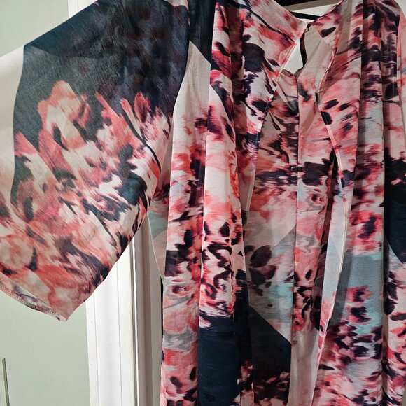 Jennifer Lopez Floral Watercolor V-Neck Blouse in Coral, Navy & Mint - Picture 6 of 14